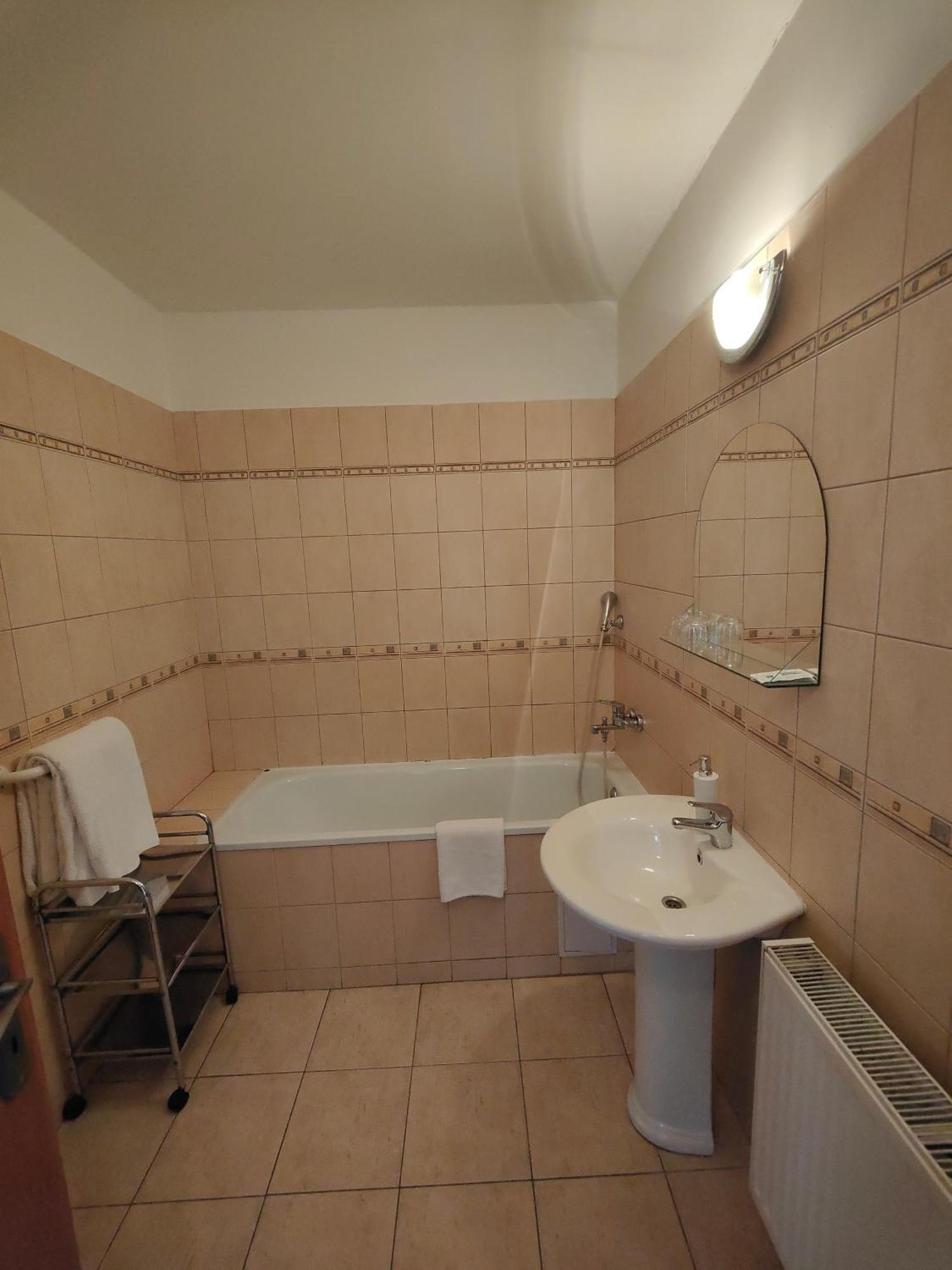 Hotel P7 Lučenec Eksteriør bilde