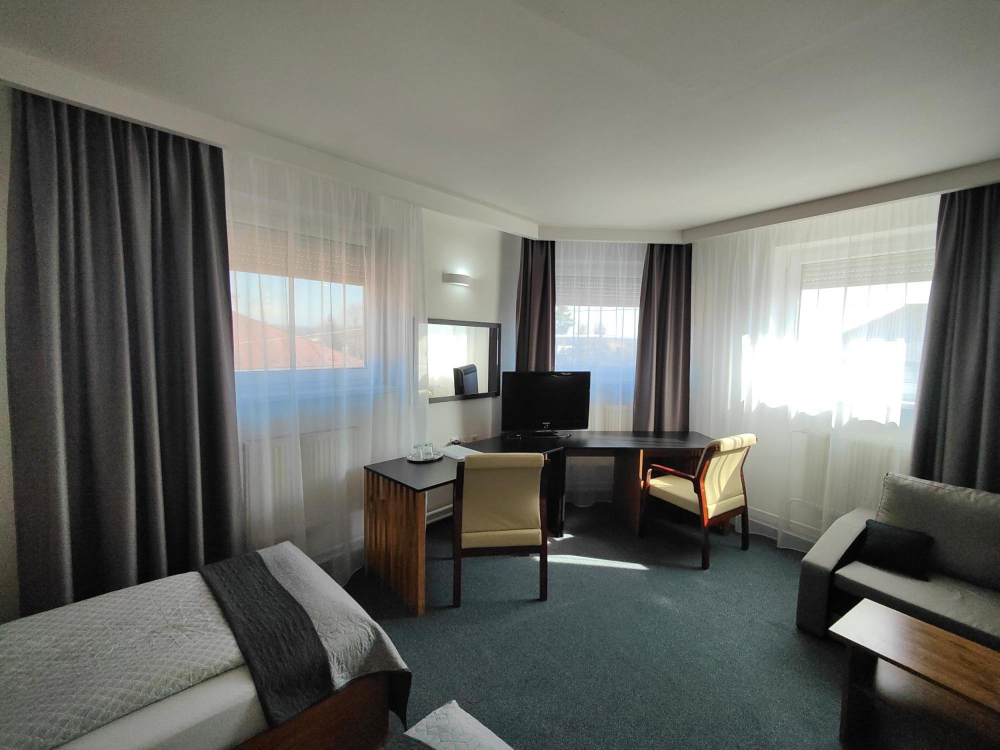 Hotel P7 Lučenec Eksteriør bilde