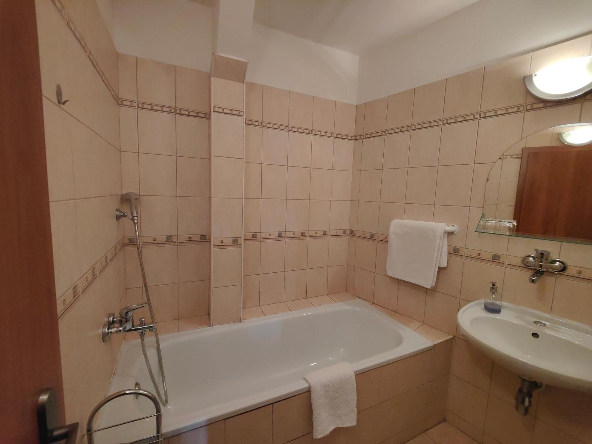 Hotel P7 Lučenec Eksteriør bilde