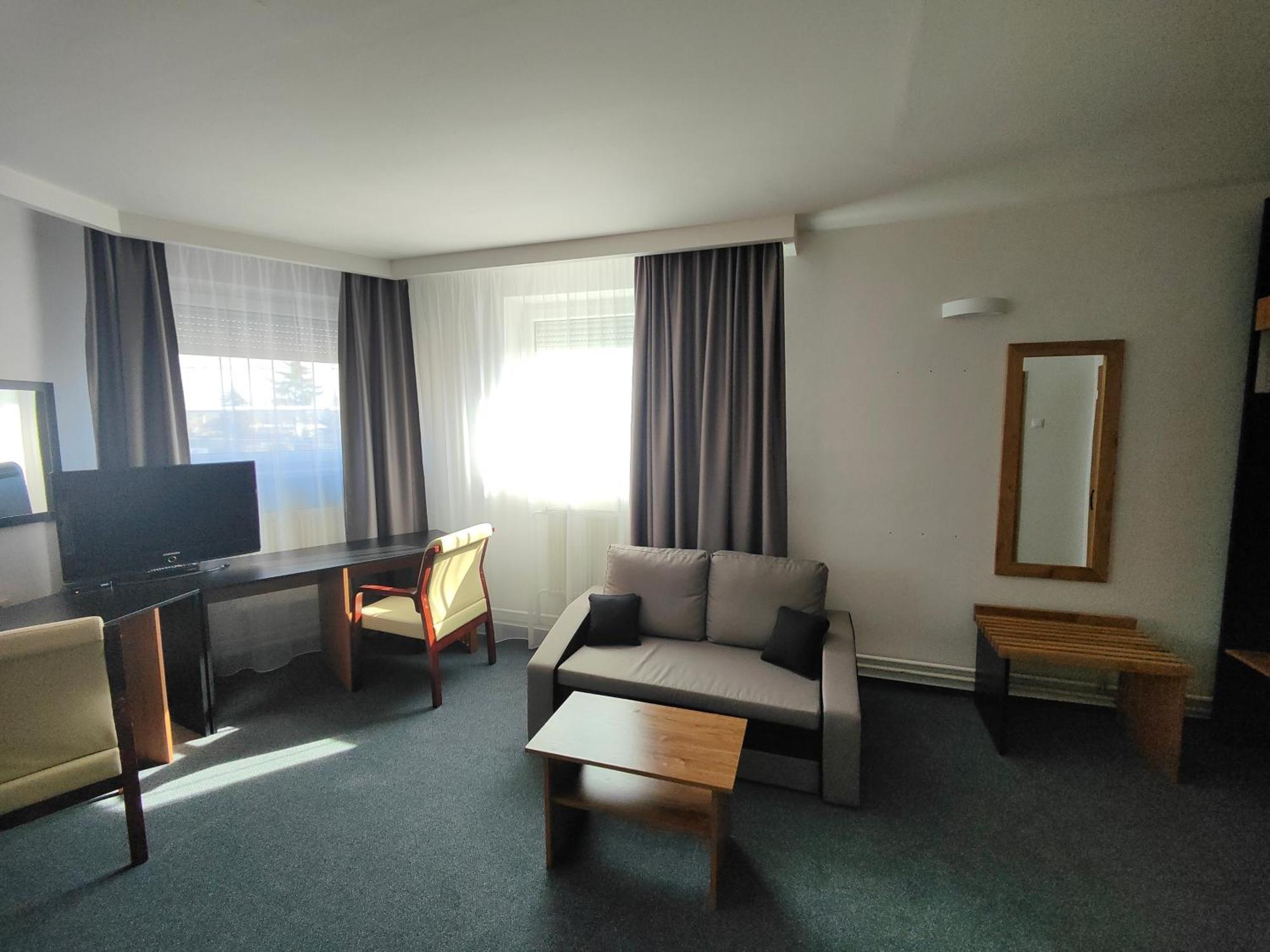 Hotel P7 Lučenec Eksteriør bilde